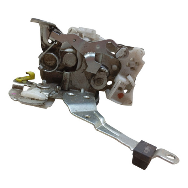 Fechado Etios Traseira Esquerda Mecanica 2013 2014 2015