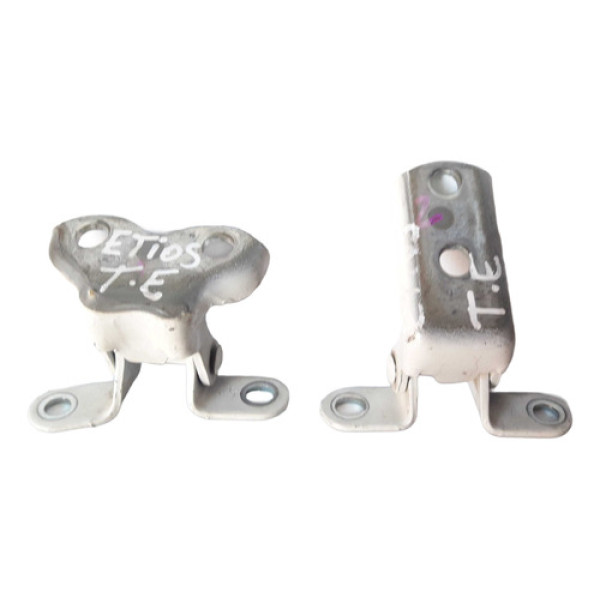 Dobradica Porta Traseira Esquerda Toyota Etios Seda 2015