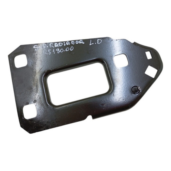 Suporte Radiador Lado Direito A4 2013 2014 2015 2016