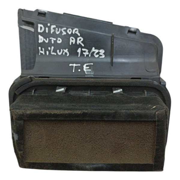 Difusor De Ar Traseiro Esquerdo Toyota Hilux 2017 A 2023 