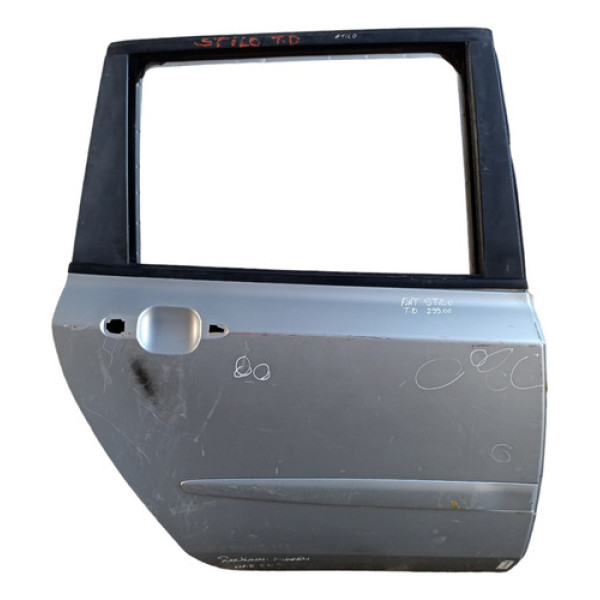 Porta Traseira Direita Fiat Stilo Com Pequenos Detalhes  - Traseira - Direito - Prata