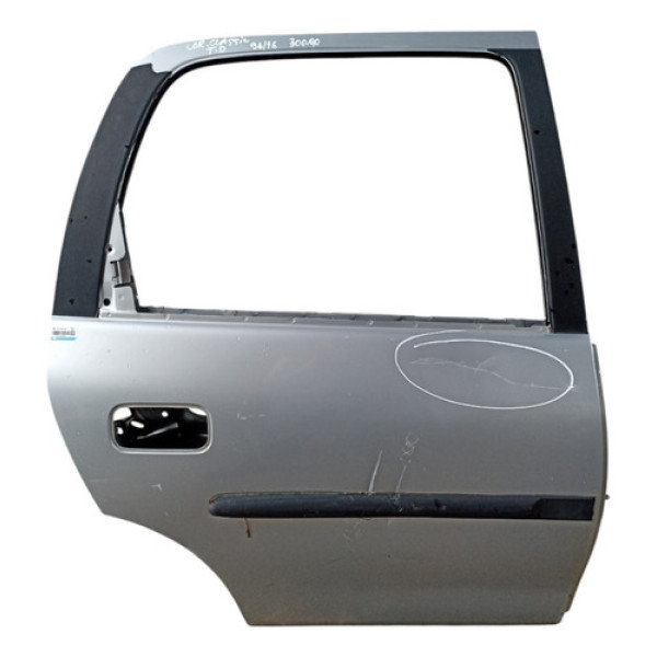 Porta Traseira Direita Corsa Classic Com Detalhe 1996/2016 Traseira Direito Prata