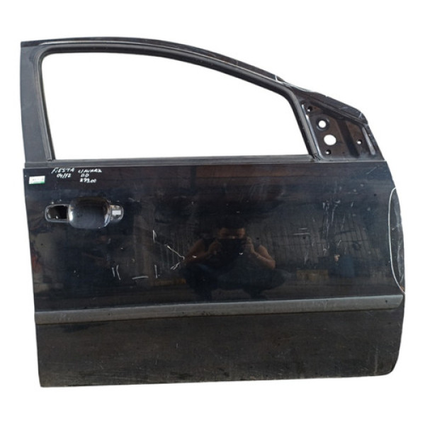 Porta Dianteira Direita Fiesta 2004 2005 2006/2012 C/avaria Dianteira Direito Preto